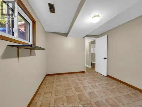 2823 Garvey Crescent Windsor ON N8W 4W7