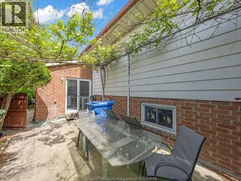 2823 Garvey Crescent Windsor ON N8W 4W7