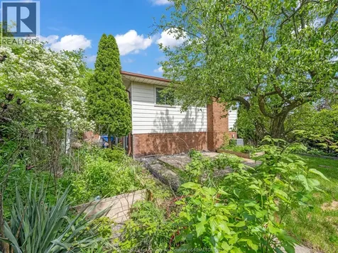 2823 Garvey Crescent Windsor ON N8W 4W7
