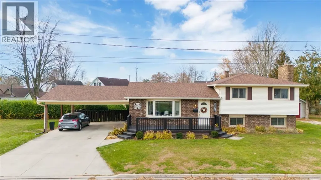 671 Nelson Street Wallaceburg ON N8A 4H5