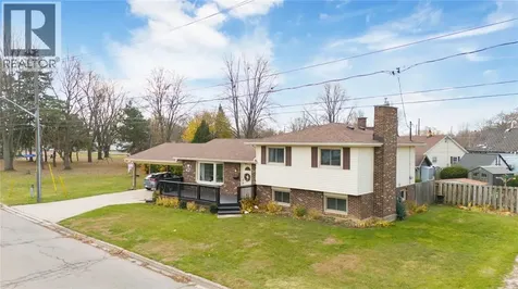 671 Nelson Street Wallaceburg ON N8A 4H5