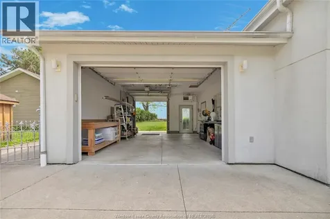 91 Willow Beach Amherstburg ON N9V 2Y8