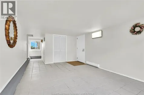 91 Willow Beach Amherstburg ON N9V 2Y8