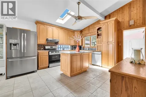 91 Willow Beach Amherstburg ON N9V 2Y8