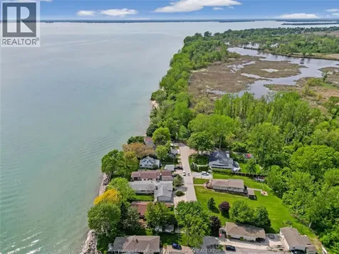 91 Willow Beach Amherstburg ON N9V 2Y8