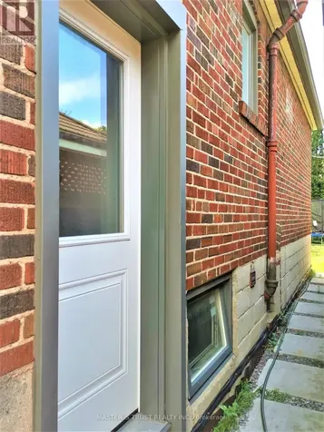 623 O' Connor Dr Drive Toronto (east York) ON M4C 3A5