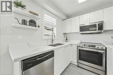 2259 Seton Crescent Burlington ON L7L 6Y4