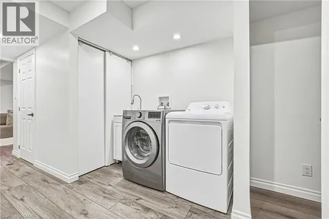 2259 Seton Crescent Burlington ON L7L 6Y4
