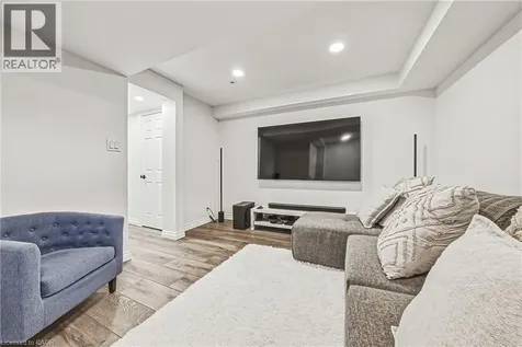 2259 Seton Crescent Burlington ON L7L 6Y4