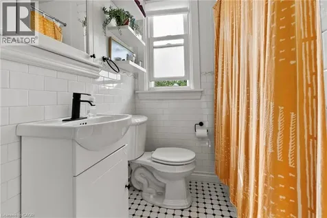 260 Stinson Crescent Hamilton ON L8N 1T7