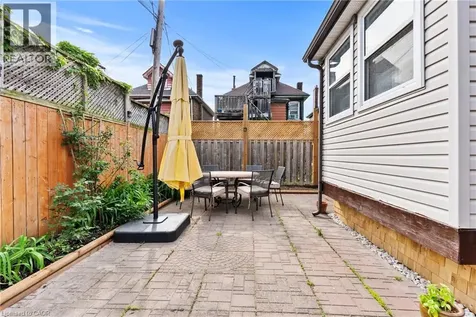 260 Stinson Crescent Hamilton ON L8N 1T7