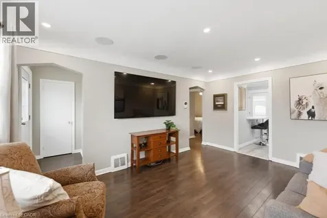 137 Cochrane Road Hamilton ON L8K 3G3