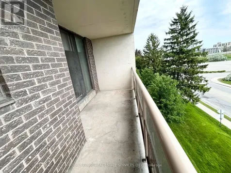 16 Cedarwoods Crescent Kitchener ON N2C 2L4