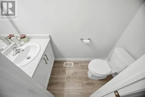 4 Laguna Village Crescent Hamilton ON L0R 1P0