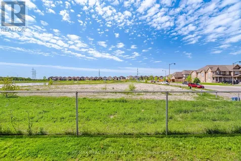 4 Laguna Village Crescent Hamilton ON L0R 1P0