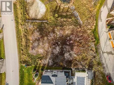 127 Arnot Crescent Blue Mountains ON L9Y 0Z8