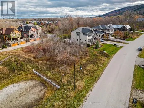 127 Arnot Crescent Blue Mountains ON L9Y 0Z8