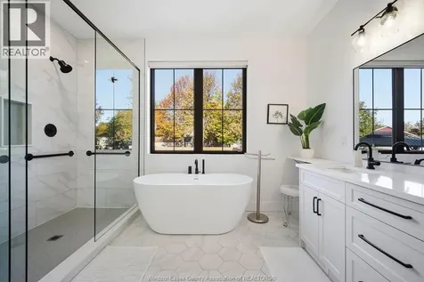 43 Belleview Drive Cottam ON N0R 1B0