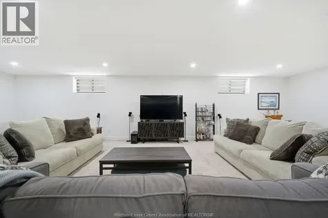 43 Belleview Drive Cottam ON N0R 1B0