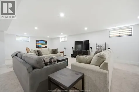 43 Belleview Drive Cottam ON N0R 1B0