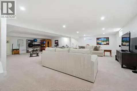 43 Belleview Drive Cottam ON N0R 1B0