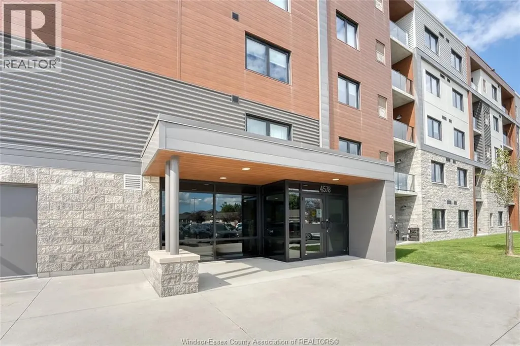 4578 Huron Church Line Road Lasalle ON N9H 0M2