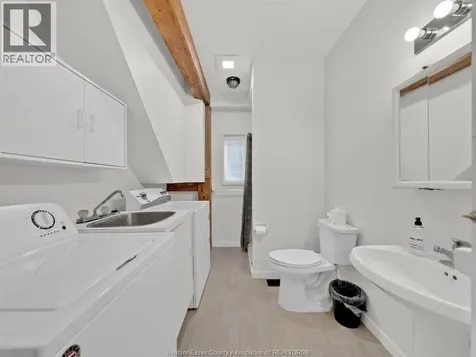 3131 Donnelly Street Windsor ON N9C 1M3