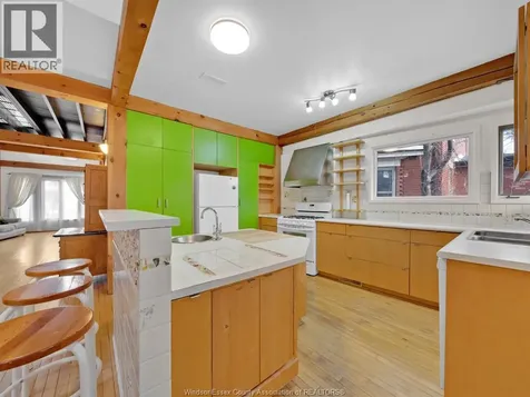 3131 Donnelly Street Windsor ON N9C 1M3