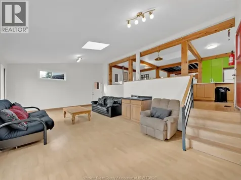 3131 Donnelly Street Windsor ON N9C 1M3