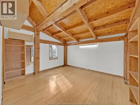 3131 Donnelly Street Windsor ON N9C 1M3