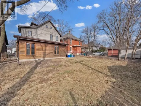 3131 Donnelly Street Windsor ON N9C 1M3