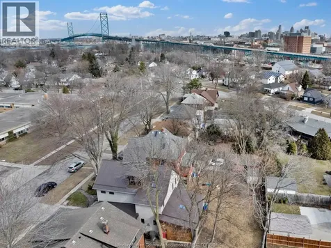 3131 Donnelly Street Windsor ON N9C 1M3