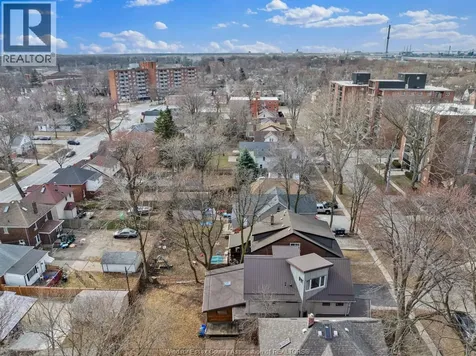 3131 Donnelly Street Windsor ON N9C 1M3