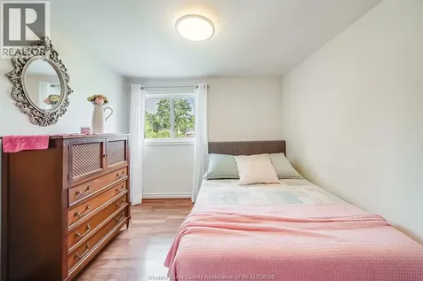 1804 Hall Avenue Windsor ON N8W 2L4