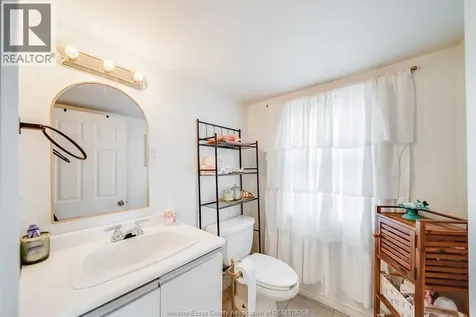 1804 Hall Avenue Windsor ON N8W 2L4