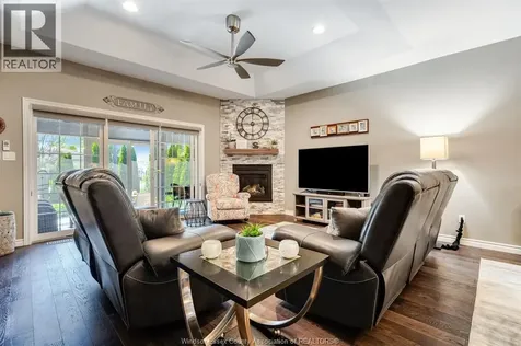 6107 Tiburon Crescent Windsor ON N9J 3Y7
