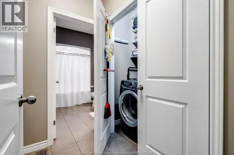 6107 Tiburon Crescent Windsor ON N9J 3Y7