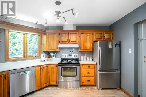 14 Oneida Crescent Tiny ON L9M 0B2