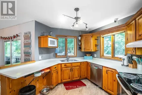 14 Oneida Crescent Tiny ON L9M 0B2