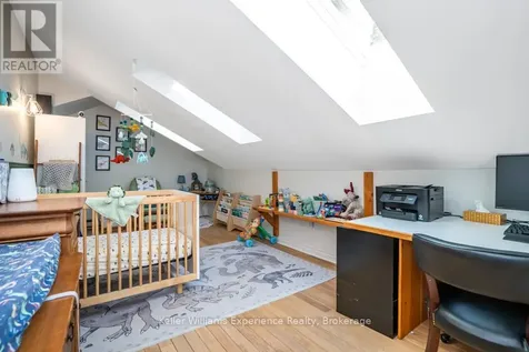 14 Oneida Crescent Tiny ON L9M 0B2