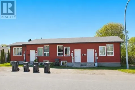 303 Frederica St W Thunder Bay ON P7E 3W4