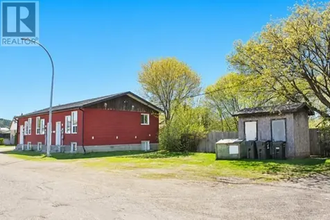 303 Frederica St W Thunder Bay ON P7E 3W4
