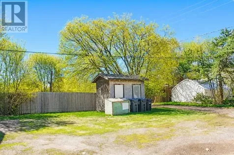 303 Frederica St W Thunder Bay ON P7E 3W4