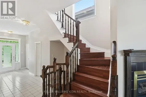 121 Thornbury Crescent Ottawa ON K2G 6J1