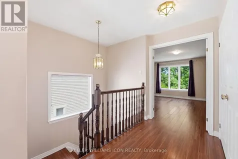 121 Thornbury Crescent Ottawa ON K2G 6J1