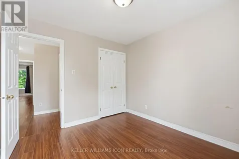 121 Thornbury Crescent Ottawa ON K2G 6J1