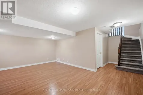 121 Thornbury Crescent Ottawa ON K2G 6J1