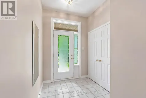 121 Thornbury Crescent Ottawa ON K2G 6J1