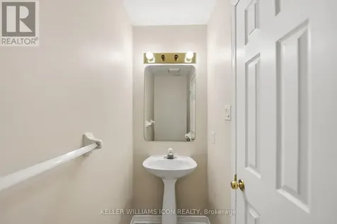 121 Thornbury Crescent Ottawa ON K2G 6J1