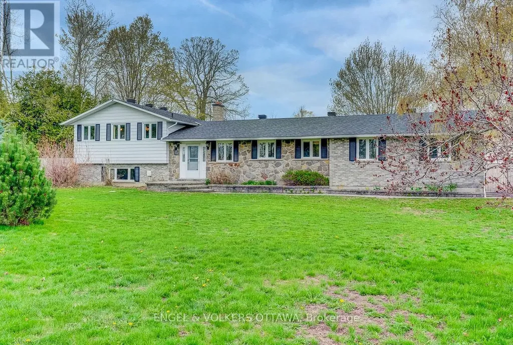 2963 Roger Stevens Drive East Ottawa ON K0A 2T0